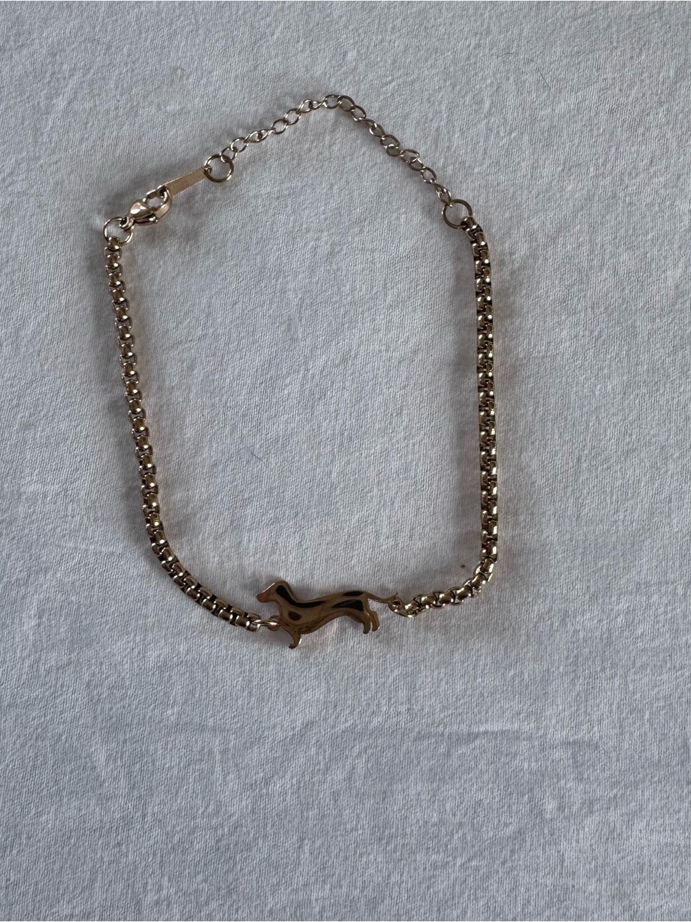 Dachshund Pendant Chain Bracelet in Shiny Gold Tone